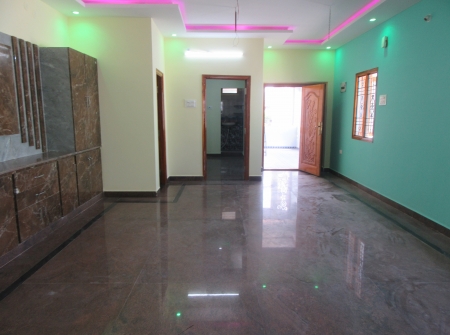 5) Li id 328 - First Floor Hall.JPG